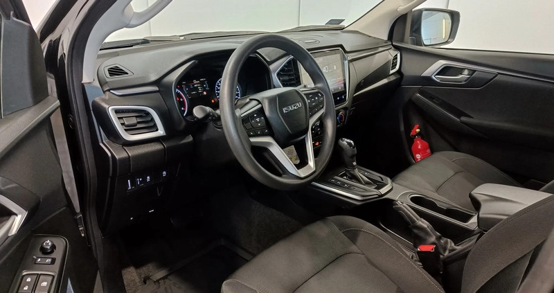 Isuzu D-Max cena 132900 przebieg: 61900, rok produkcji 2021 z Gdynia małe 379